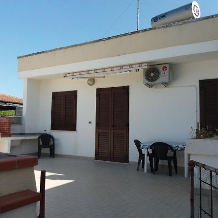 Appartamento Indipendente Nardy-Ros Torre dell'Orso Εξωτερικό φωτογραφία